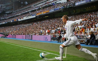 华体会电竞精华-J罗任意球脚法解析