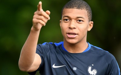 华体会电竞独家-楚阿梅尼国家队梅开二度震惊足坛