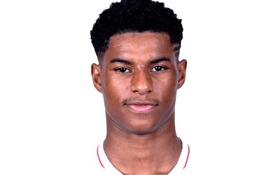 华体会电竞播报-迪亚斯训练中加练任意球